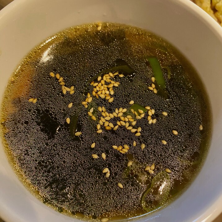 真っ黒ワカメスープ